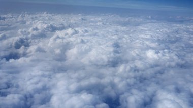 Bulutların üzerinde göster 