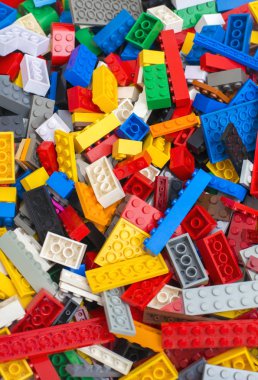 Lego tuğlaları yığını.  