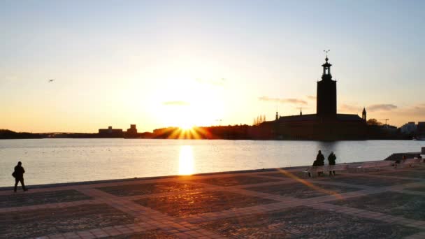 Stockholm paysage urbain au coucher du soleil — Video