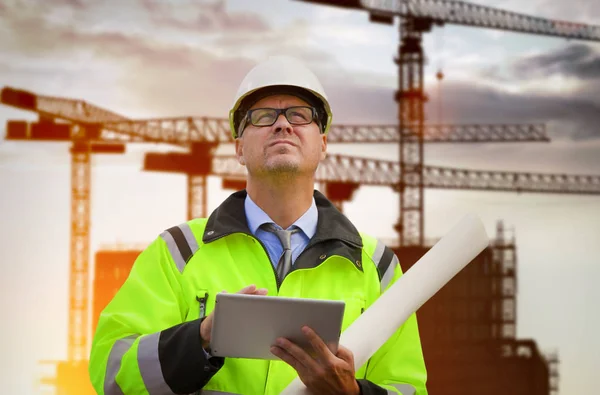Stavební inženýr nosit bezpečnostní vesta — Stock fotografie