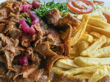 Patates püresi ve kebap.