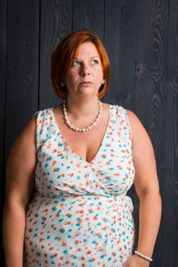 Bir yaz içinde Perplexe kadın