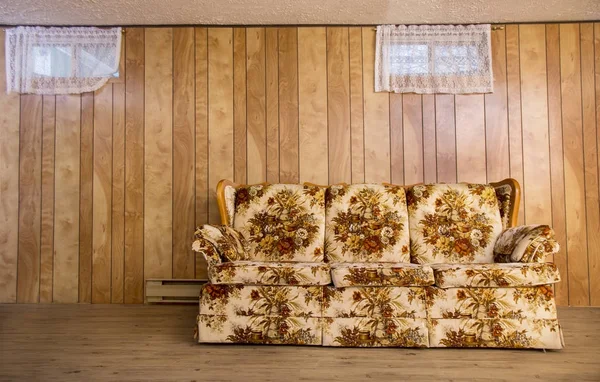 Old basement couch — Stock Photo, Image