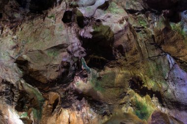 Ledenika mağara görüntülemek