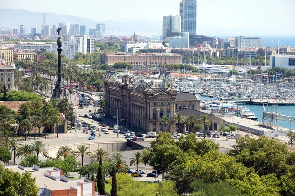 Edificio doganale nel porto di Barcellona — Foto Stock