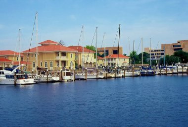 Tekneler Palafox İskelesi 'ne yanaştı - Pensacola, Florida, ABD