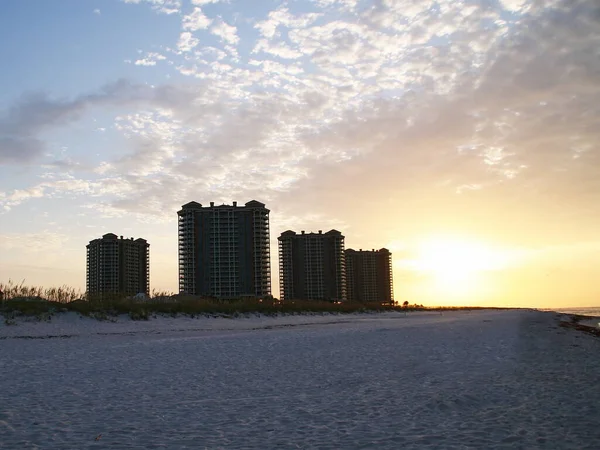 Mieszkania Plaży Pensacola Beach Floryda Wschodem Słońca Tle — Zdjęcie stockowe