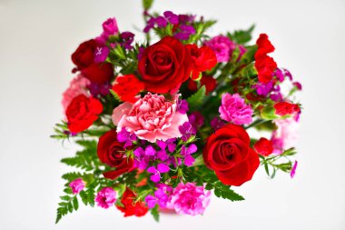 Kırmızı çiçekler buket