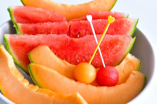 Melone di anguria su stuzzicadenti — Foto Stock
