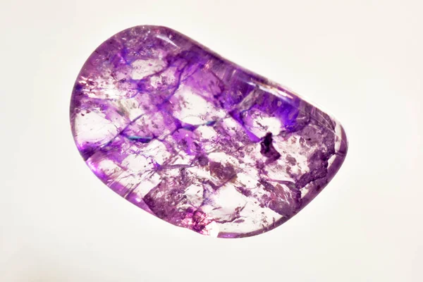 Batu kristal ungu. — Stok Foto