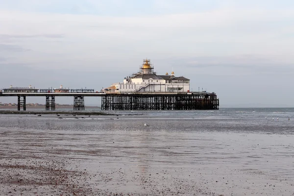 Cais de Eastbourne ao entardecer — Fotografia de Stock