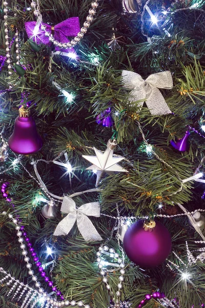 Geschmückter Weihnachtsbaum — Stockfoto