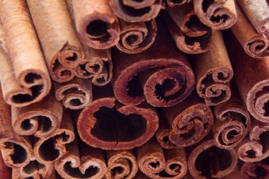 Tarçın yığını bir arka plan olarak