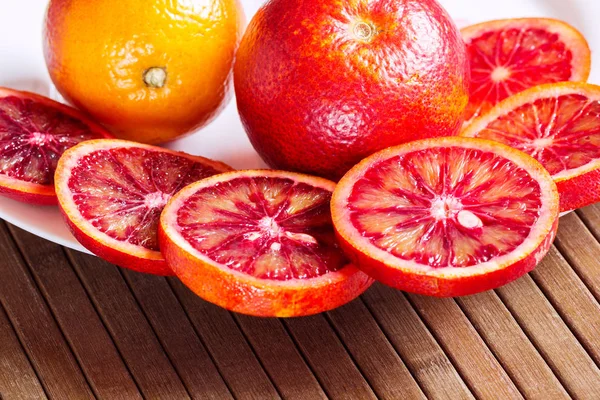 Sicilian oranges in a white plate — Stock Photo, Image