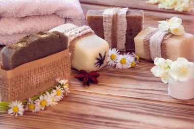 Yasemin, daisy, anason ve vaktimiz ile çeşitli kuru sabun parçaları