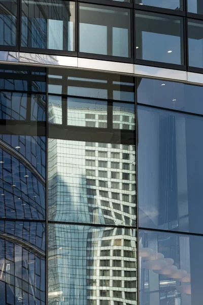 Edifício de escritório financeiro moderno — Fotografia de Stock