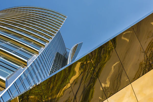 Edifício de escritório financeiro moderno — Fotografia de Stock