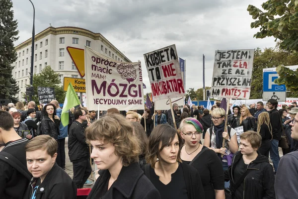 Protesto das mulheres negras em Varsóvia — Fotografia de Stock