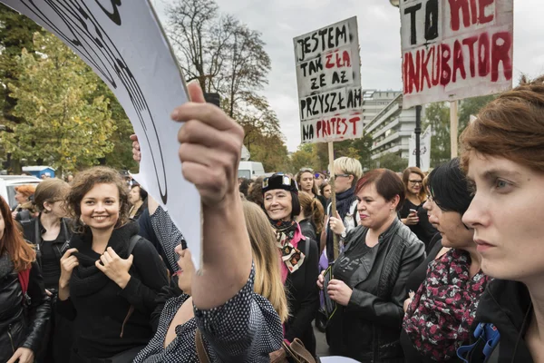 Protesto das mulheres negras em Varsóvia — Fotografia de Stock
