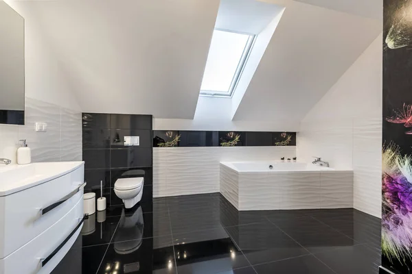 Modern design comfortable bathroom — Stock Photo, Image