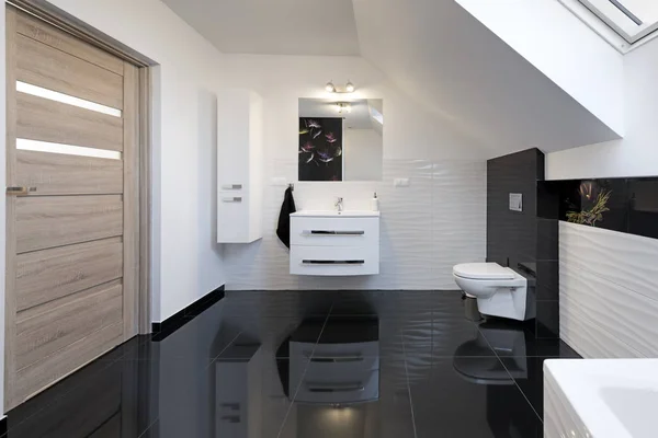 モダンなデザインの快適なバスルーム — ストック写真