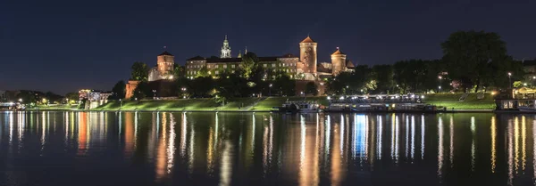 Panorama na Zamek Królewski na Wawelu w Krakowie — Zdjęcie stockowe