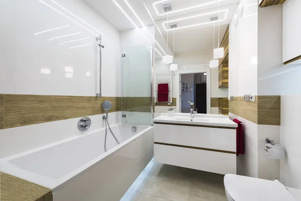 Cuarto de baño moderno diseño interior — Foto de Stock