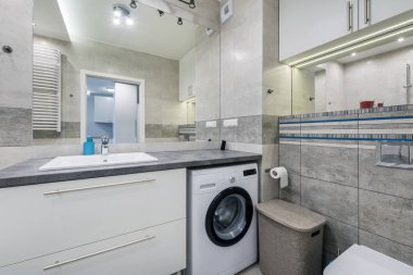 parlak renkler modern banyo