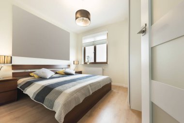 Bej terbiye içinde Modern Yatak odası