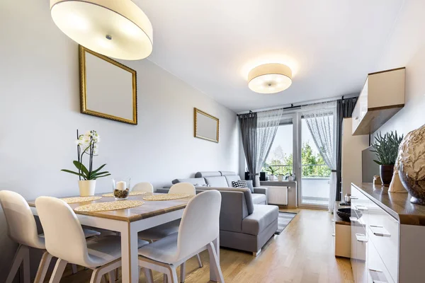 Kleine Wohnung - moderne Innendesugn-Serie — Stockfoto