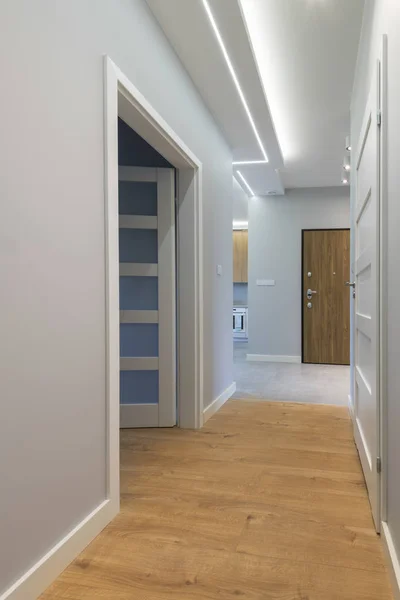 Corridor with wooden floor — Stock Photo, Image