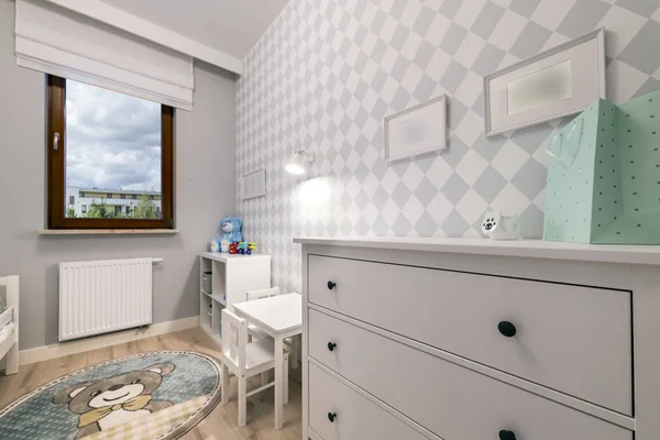 Klein kind kamer in modern appartement — Stockfoto