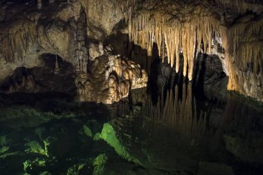Bir Demanovska mağara özgürlük yeraltı Gölü