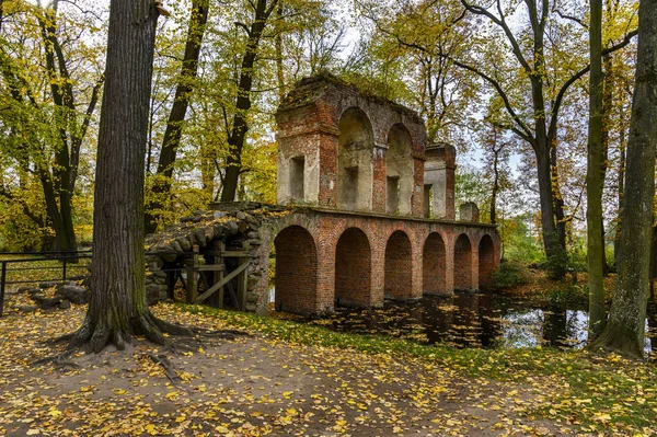 Restored aqueduct in Arkadia Historic Park — Stock Photo, Image