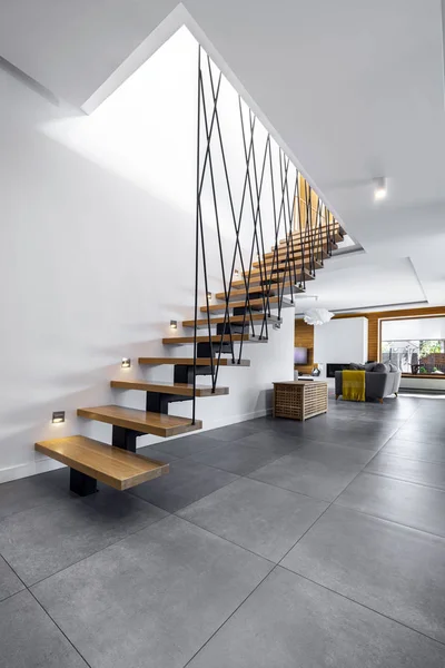 Diseño interior moderno - escaleras — Foto de Stock