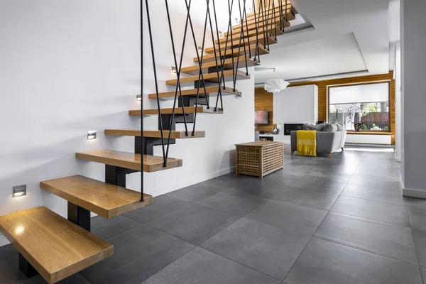 Diseño interior moderno - escaleras — Foto de Stock