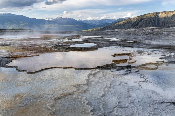 Obere Terrasse Mammut-Thermalquellen, Yellowstone — Stockfoto