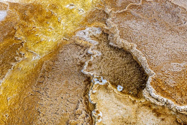 Formação de calcário e rocha, Yellowstone, EUA — Fotografia de Stock