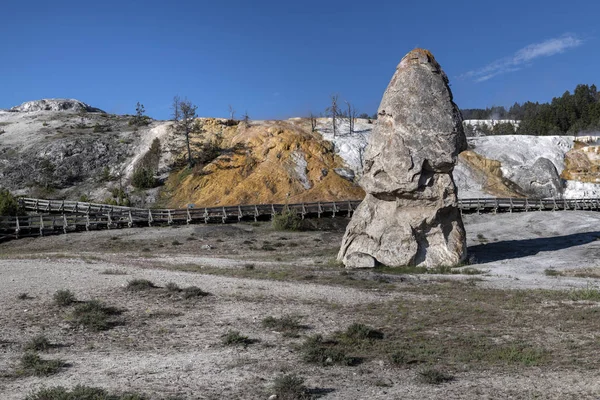 Κάτω βεράντα Mammoth Hot Springs, Yellowstone — Φωτογραφία Αρχείου