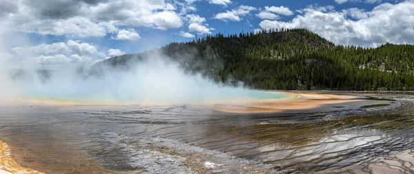 Panorama of grand prismatic spring area in the Yellowstone Natio — Stock Photo, Image