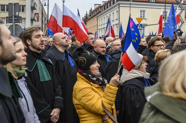 March of a Thousand Gown in Warsaw — Stock Photo, Image