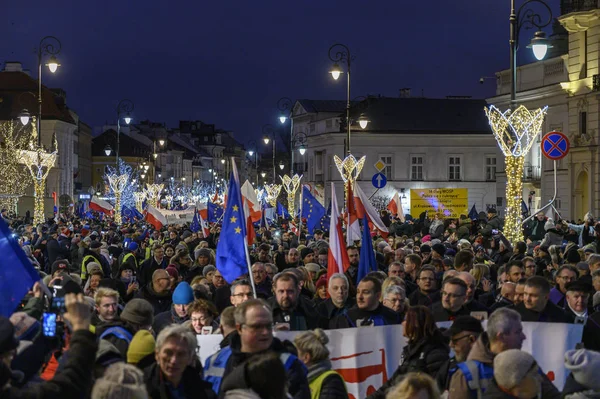 Marcha de mil vestidos en Varsovia — Foto de Stock