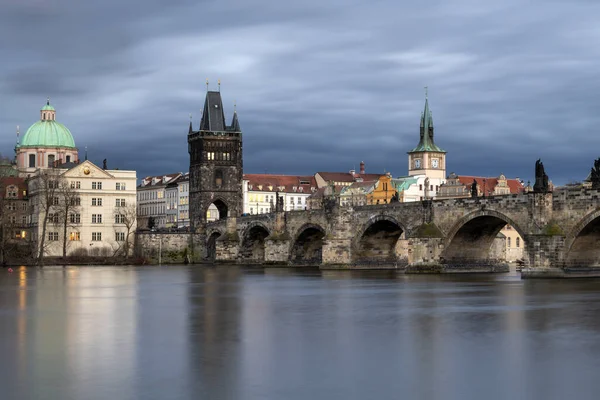 Prag Çek Cumhuriyeti Ndeki Assisi Kilisesi Nden Francis Ile Dünyaca — Stok fotoğraf