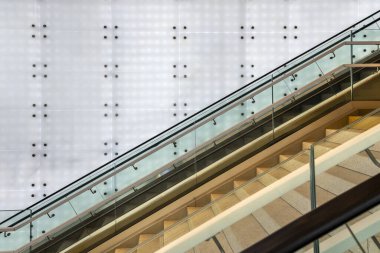 WARsaw, POLAND - 09 Nisan 2020: M2 Varşova Metro hattının batı uzantısında Wola ilçesine giden yepyeni bir Plocka metro istasyonu.