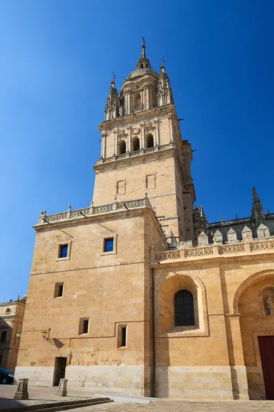 Turm der neuen Kathedrale von Salamanca — Stockfoto