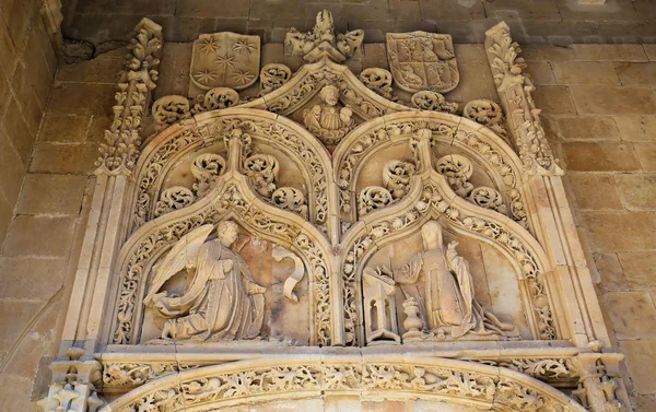 Escultura da Anunciação em Salamanca, Espanha — Fotografia de Stock