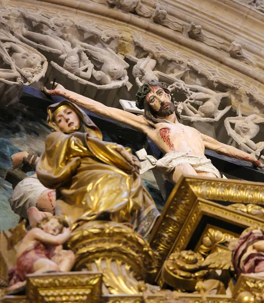 Jesusstatue auf dem Kreuz in der Kathedrale von Burgos, Spanien — Stockfoto