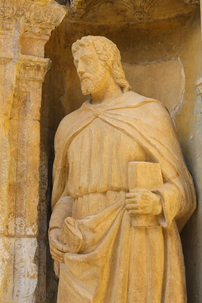 Святой апостол в церкви Святого Фомы в Харо, Л. — стоковое фото