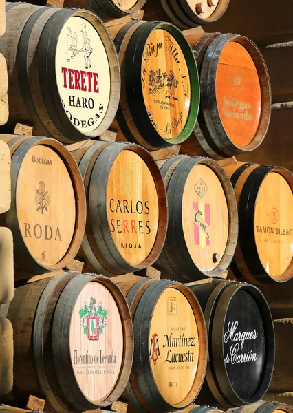 Barris de vinho em Haro, La Rioja, Espanha — Fotografia de Stock