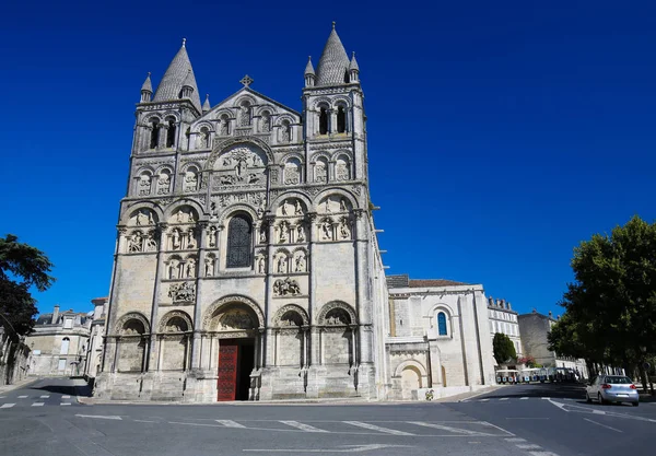 Catedral románica de Angouleme, Francia . — Foto de Stock